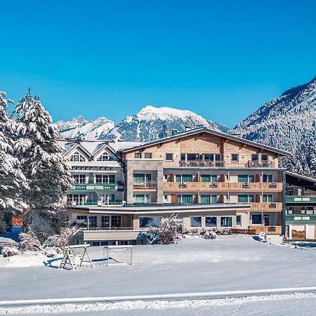 Hotel Fohrenhof Stanzach Buitenkant foto