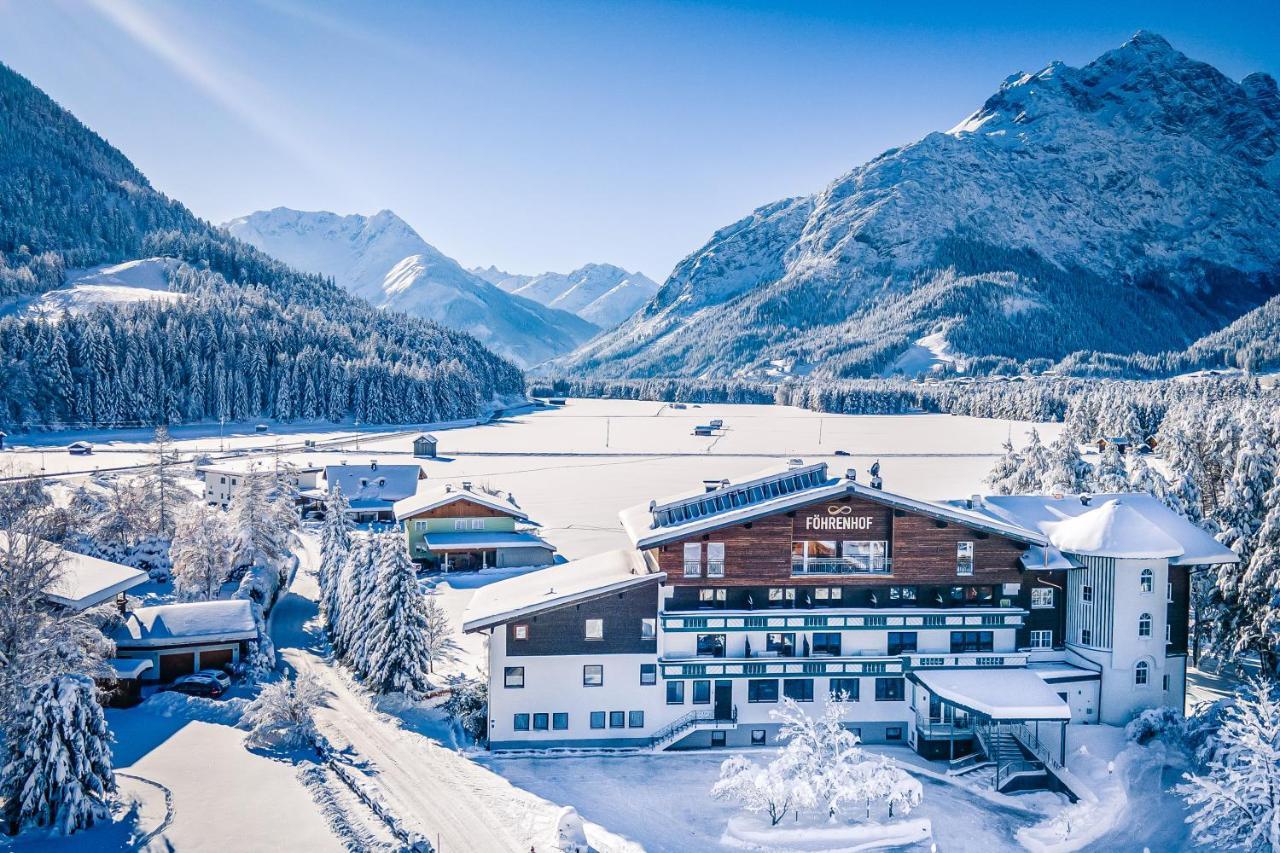 Hotel Fohrenhof Stanzach Buitenkant foto