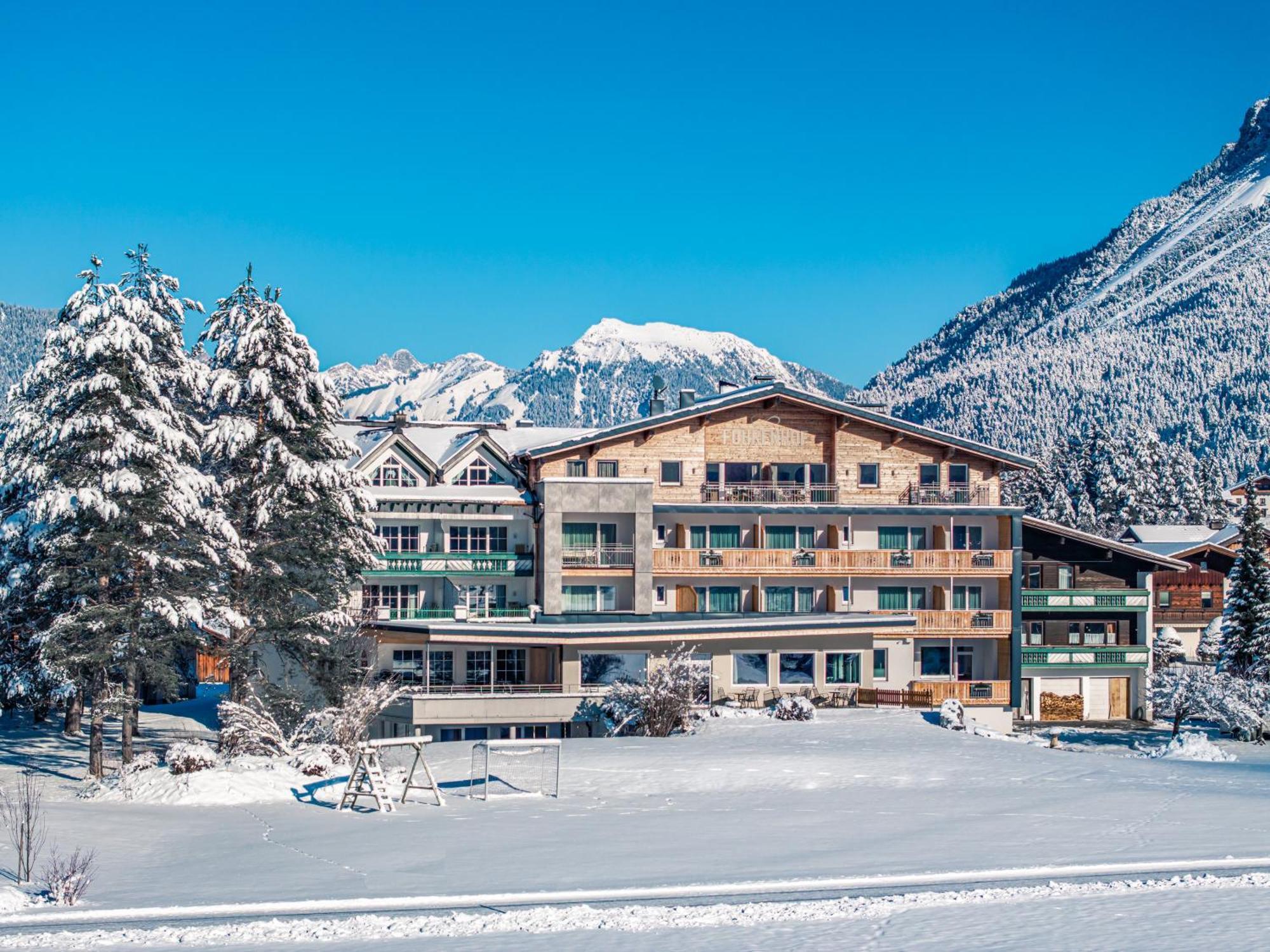 Hotel Fohrenhof Stanzach Buitenkant foto